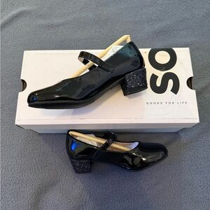 SO Good For Life. Shoes. Girls 12.